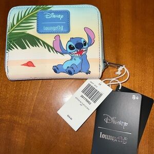 Hot Topic Disney Stitch with turtle mini zip Loungefly